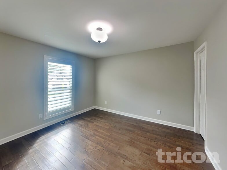 Building Photo - 424 Mya Marie Dr