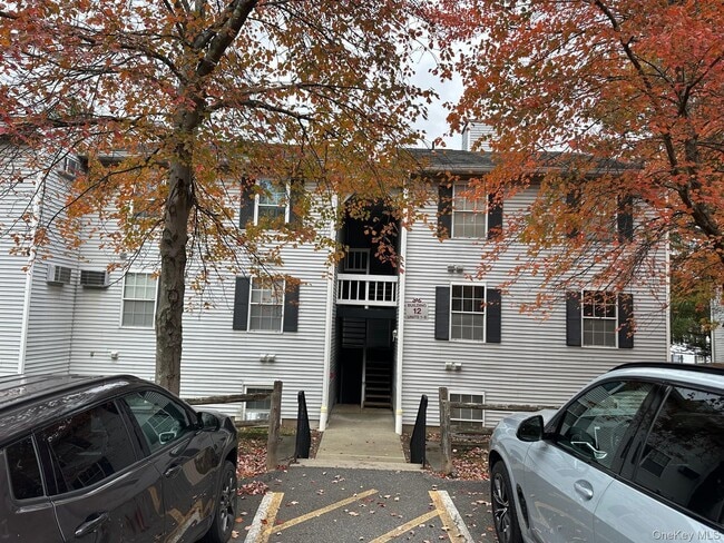 Primary Photo - 12 Lexington Hills Rd