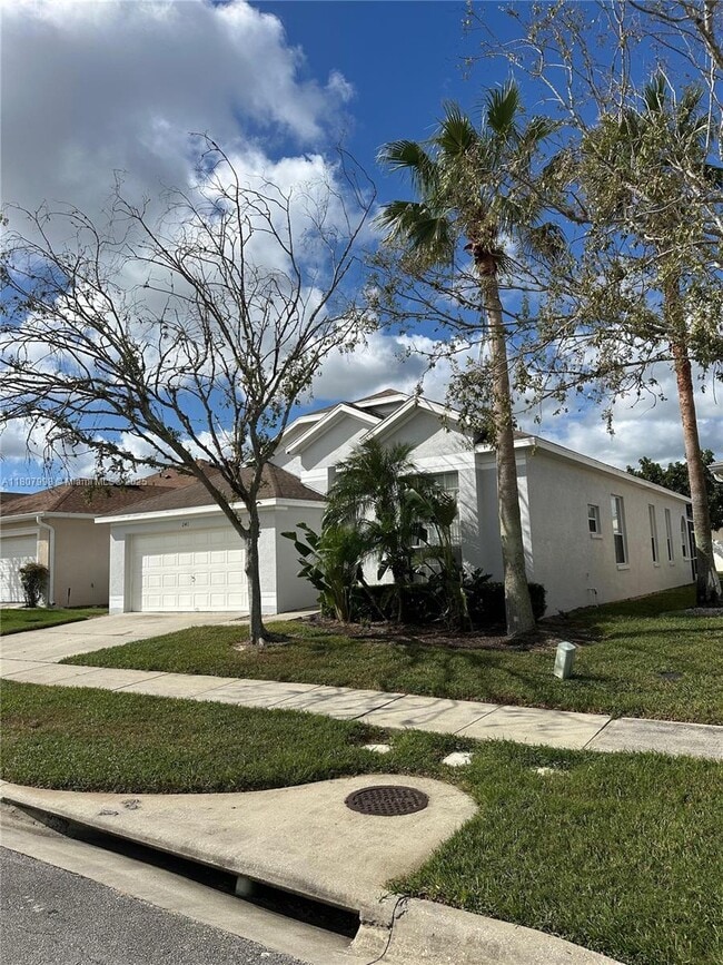 Building Photo - 241 Lockbreeze Dr