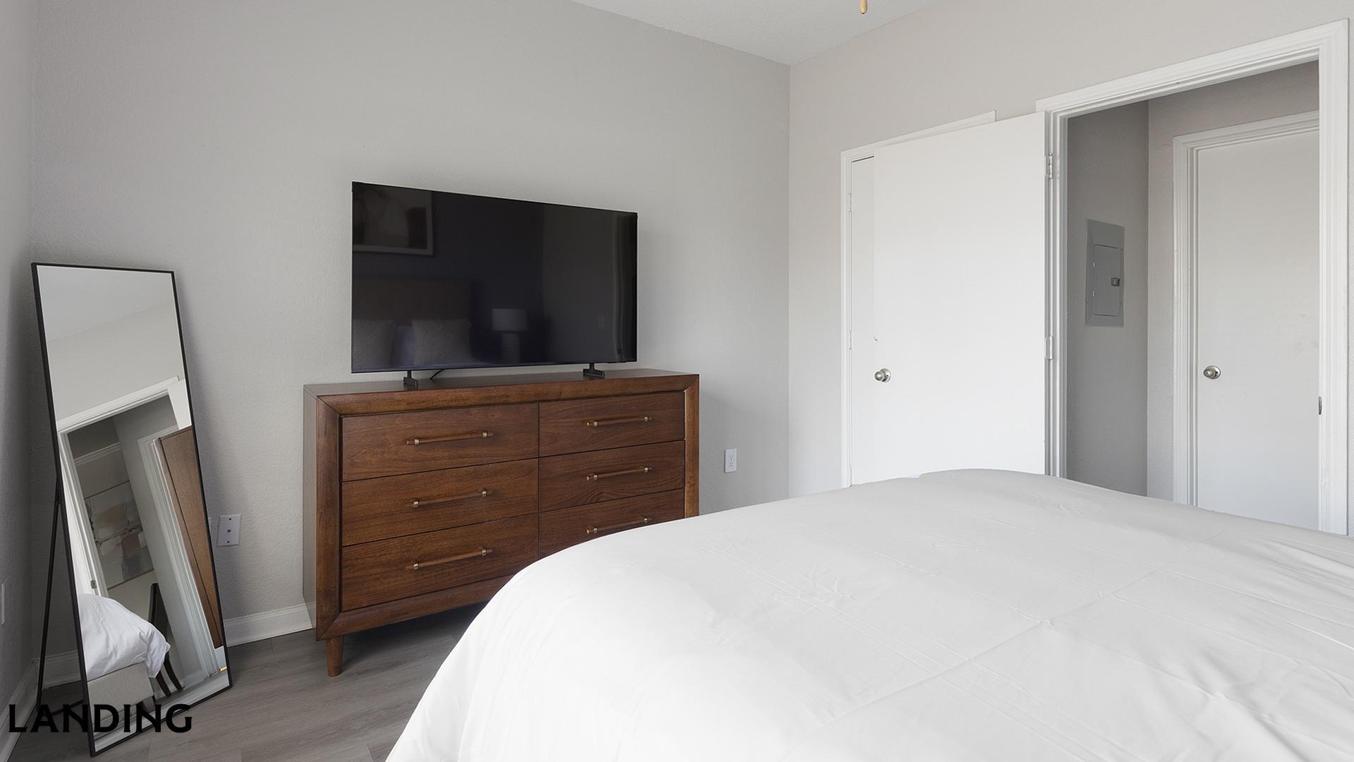 Building Photo - 9835 Fredericksburg Rd