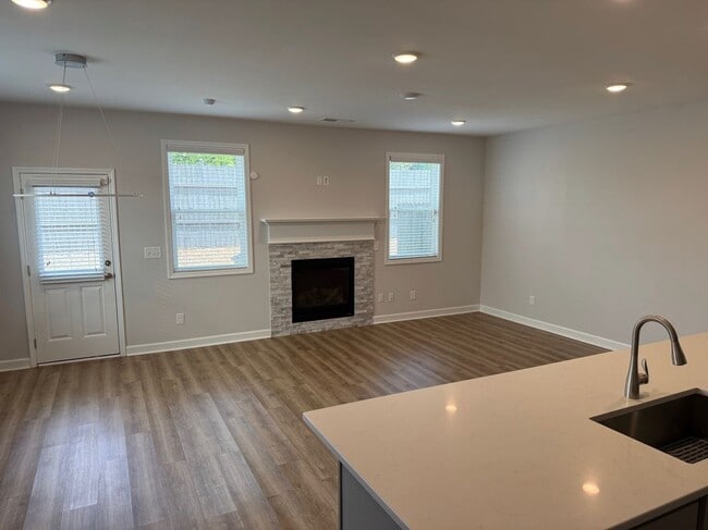 Building Photo - 3614 Silvery Wy