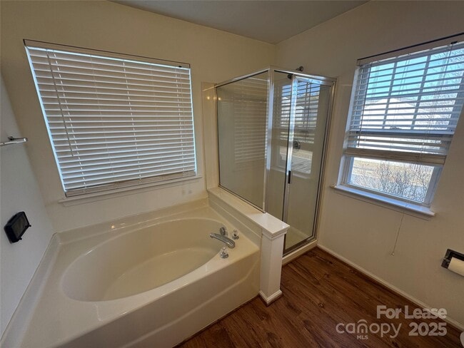 Building Photo - 9920 Forest Run Ln