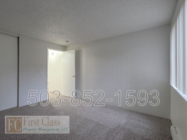 Building Photo - 3618 SW Beaverton Hillsdale Hwy