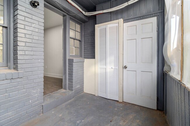 Building Photo - 4713 3rd Pl NW