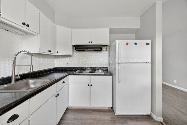 Building Photo - 1700 Dellwood Ct