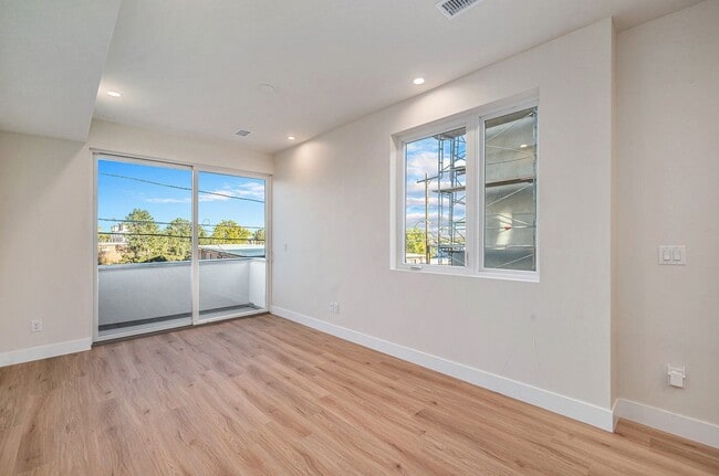 Building Photo - Brand New Townhome!  Be the First!!