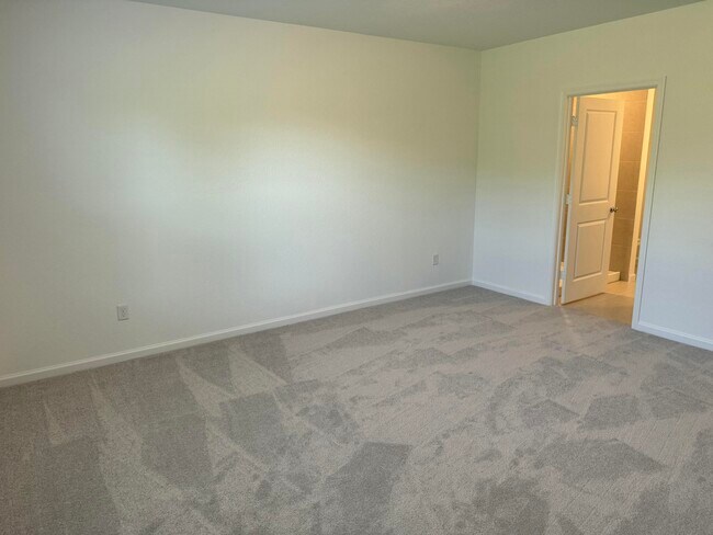 Building Photo - 664 Carlyle Wy