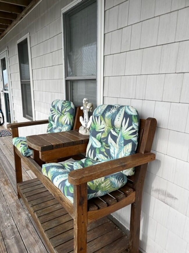 Building Photo - SEASONAL RENTAL 2 Bedroom Condo in Surf Ci...