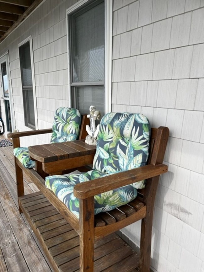 Building Photo - SEASONAL RENTAL 2 Bedroom Condo in Surf City