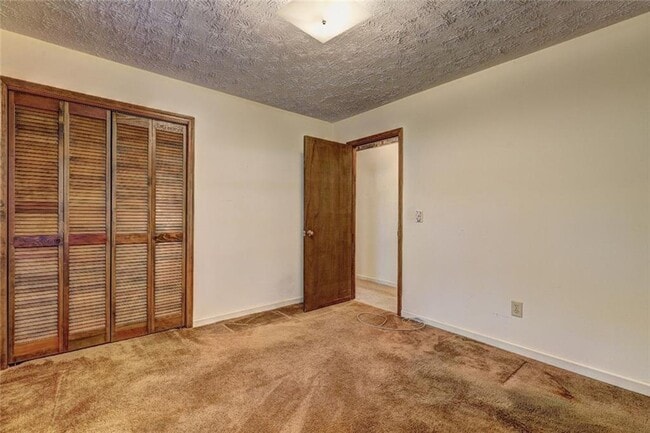 Building Photo - 503 Fayetteville Rd