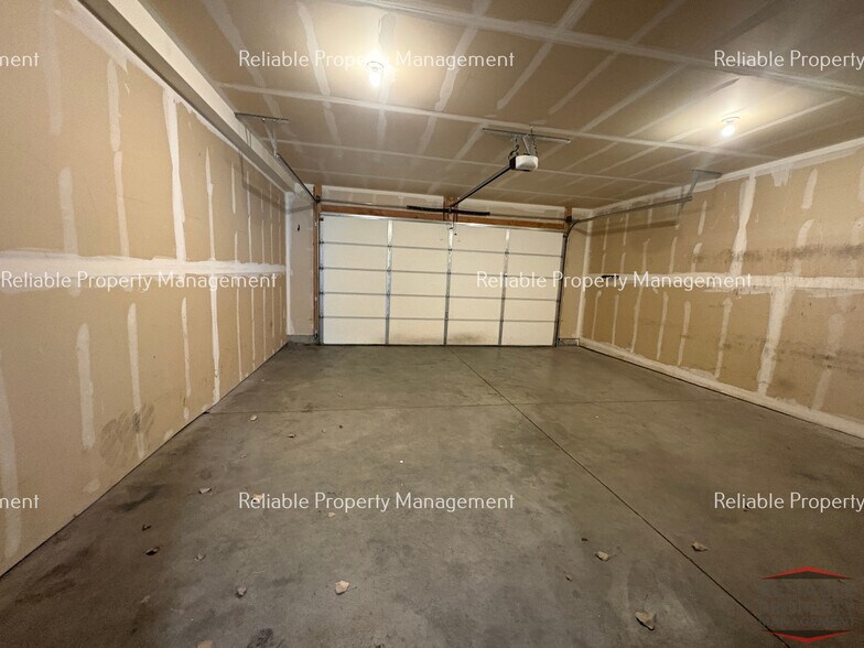 Building Photo - 148 S Emery Ln