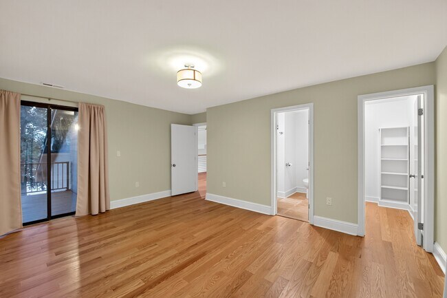 Building Photo - 745 Sagamore Dr