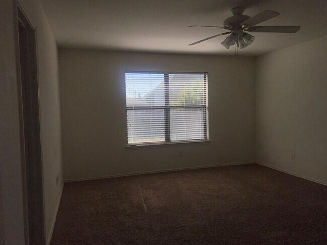 Building Photo - 3 BEDROOM, 2 BATH, BELTON ISD