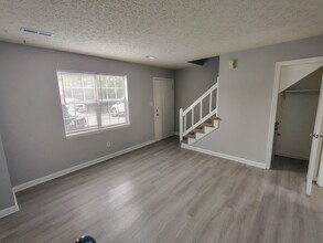 Building Photo - 16 Duiguid Dr