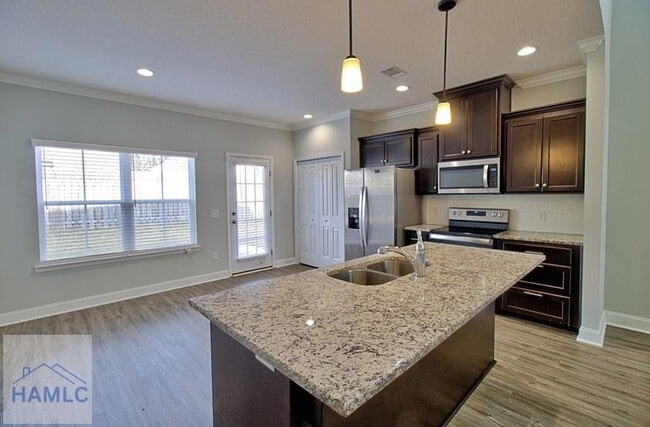 Building Photo - 546 Fairview Cir