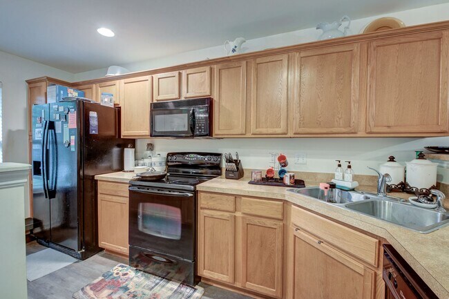 Building Photo - Easy Access to Everything North Charleston Has to Offer