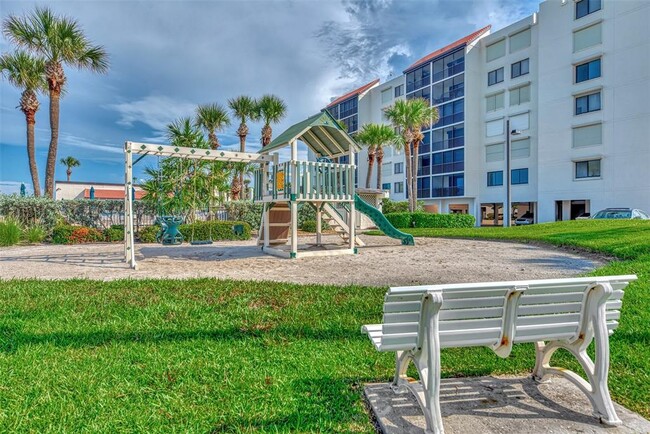 Building Photo - 1945 Gulf of Mexico Dr