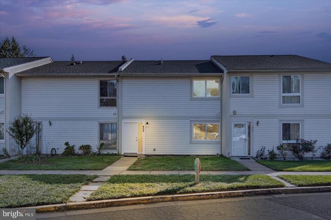 Building Photo - 402 Reneau Way