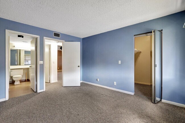 Building Photo - 237 Pine HOV Cir
