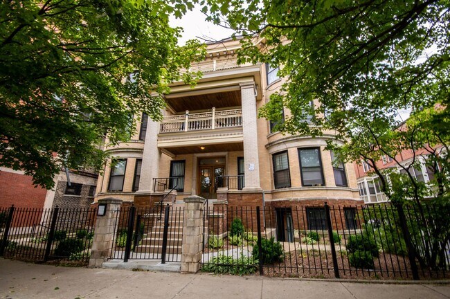 Primary Photo - 849 W Sheridan Rd