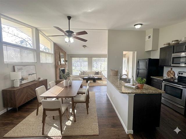 Building Photo - 149 Hedgerow Ln