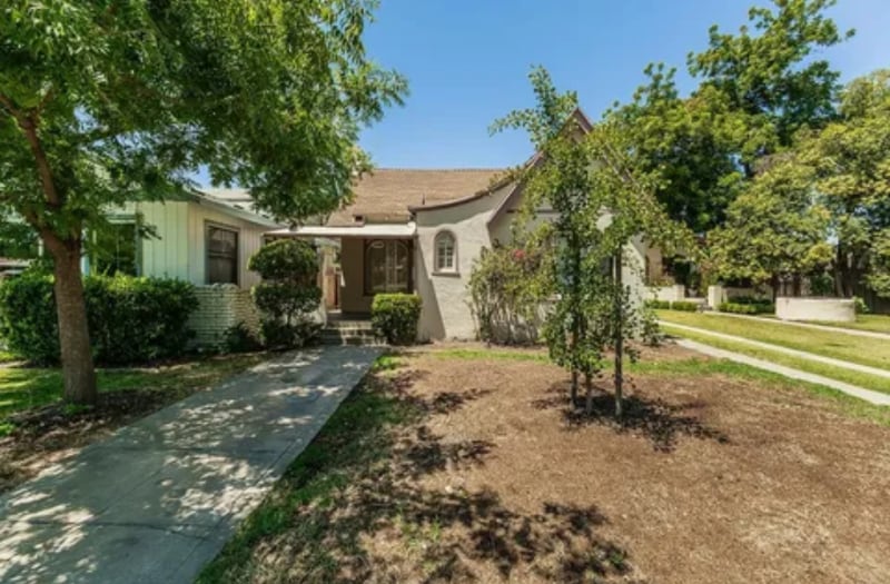 Building Photo - 2211 N Van Ness Blvd