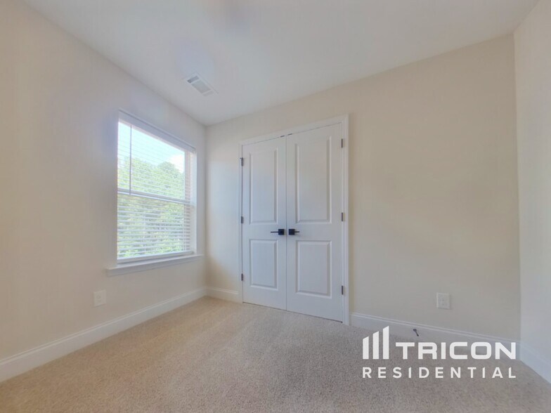 Building Photo - 488 Cantrell Dr