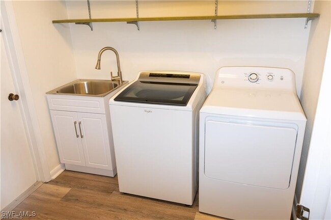 Building Photo - 5654 Eichen Cir