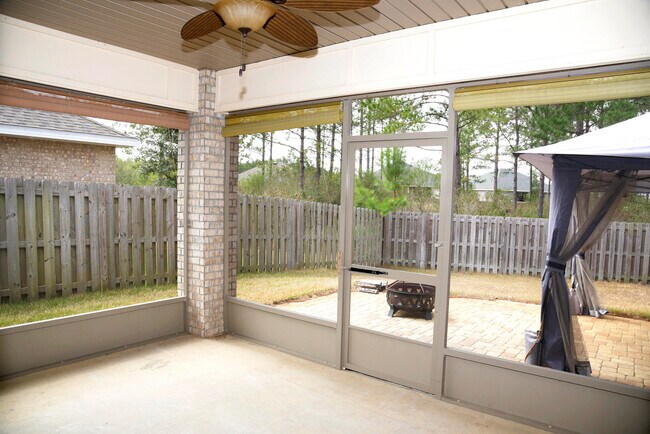 Building Photo - 289 Dickens Dr