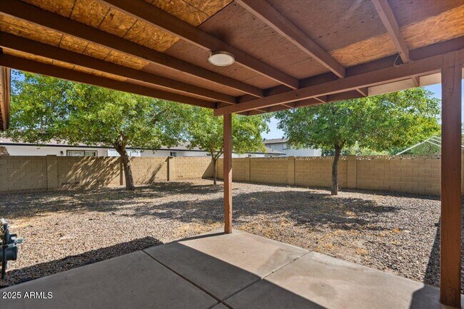 Building Photo - 6713 N 63rd Ave