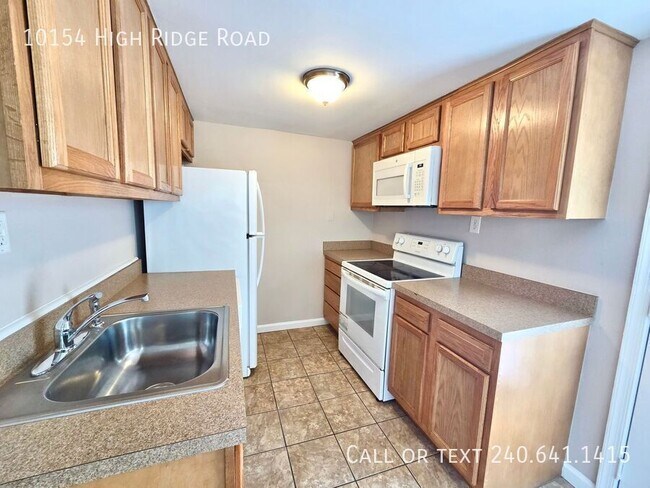 Building Photo - 10154 High Ridge Rd