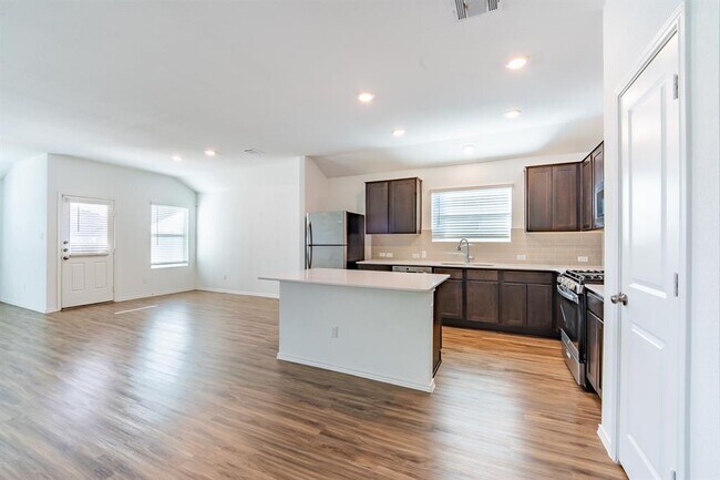 Building Photo - 322 Arnage Dr