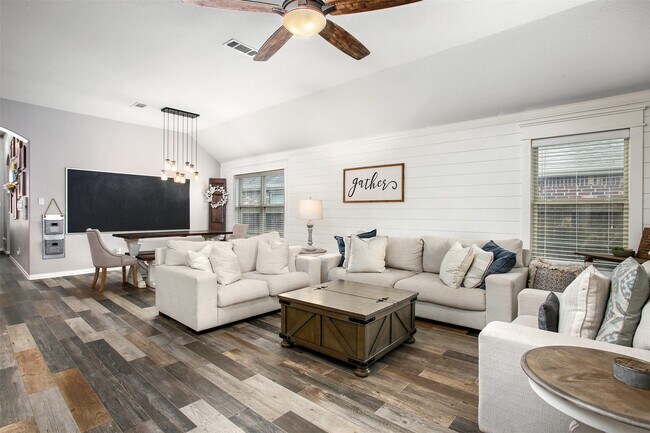 Building Photo - 3037 Broadhaven Dr