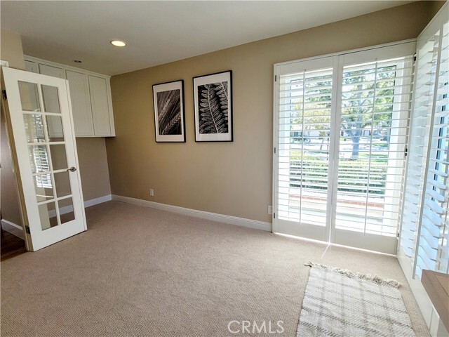 Building Photo - 5155 Thorn Tree Ln