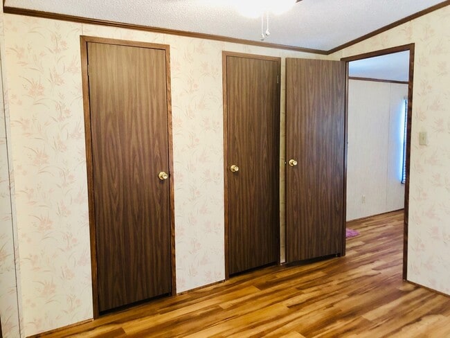 Building Photo - MOVE-IN READY! NO HUD OR SECTION 8