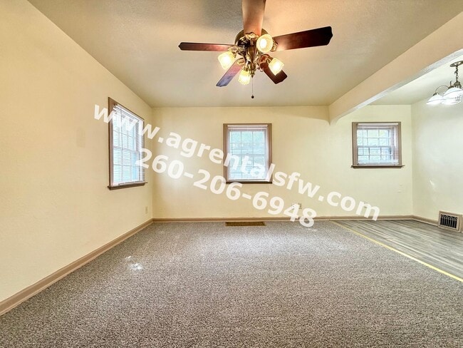 Building Photo - 3 Bedroom House