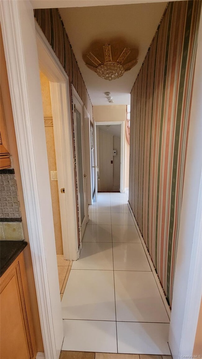 Building Photo - 186-20 Troon Rd