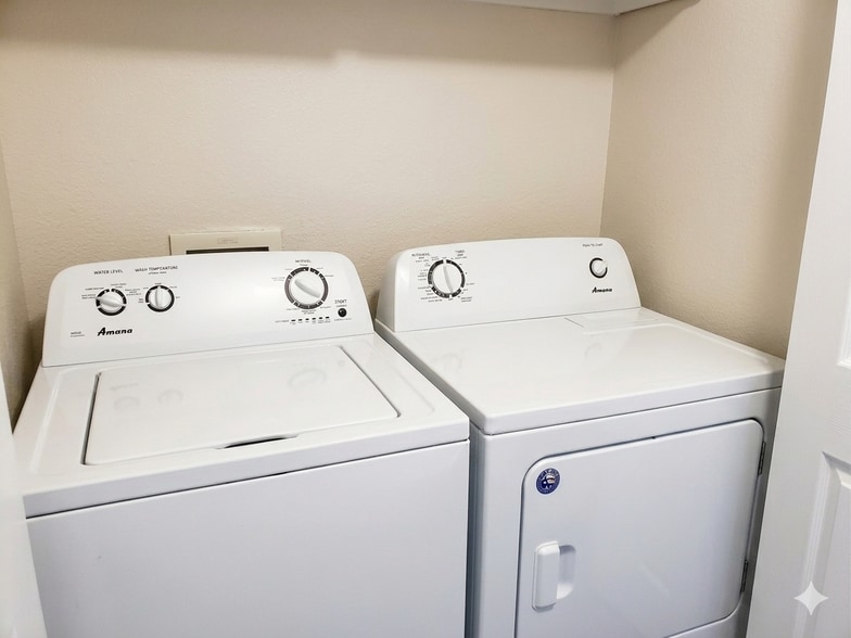 in-unit washer and drywer - 520 Arrowhead Trl