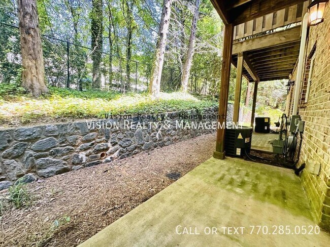 Building Photo - 1092 Glenridge Pl NE