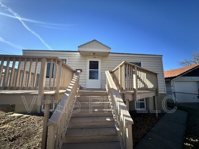 Primary Photo - 1106 7th Ave