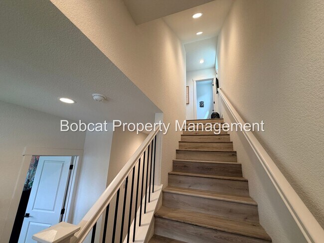 Building Photo - 1128 Grove St