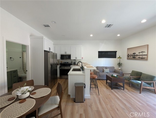 Building Photo - 311 W Green St