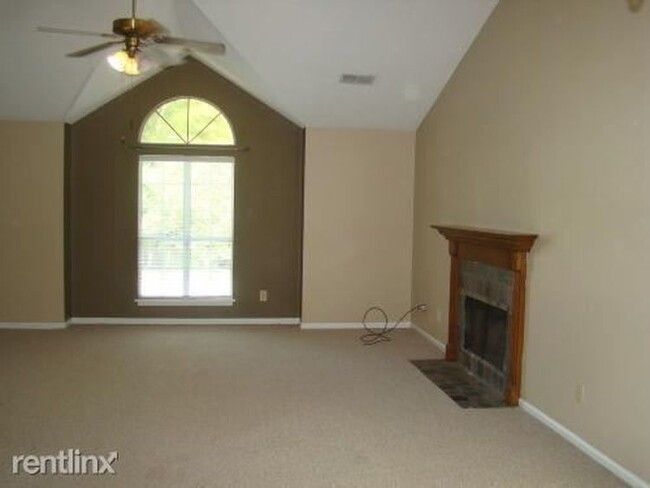Building Photo - Lovely 3 Bedroom Home in Irmo!