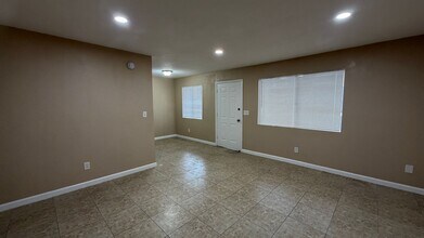 Building Photo - Two Bedroom One Bathroom Apartment in San Bernardino!