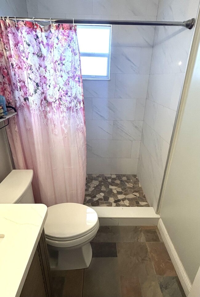 Building Photo - 506 Lori Dr