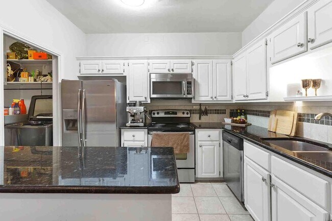 Building Photo - 1307 Kinney Ave