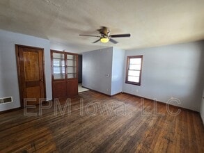 Building Photo - 407 Linden Ave