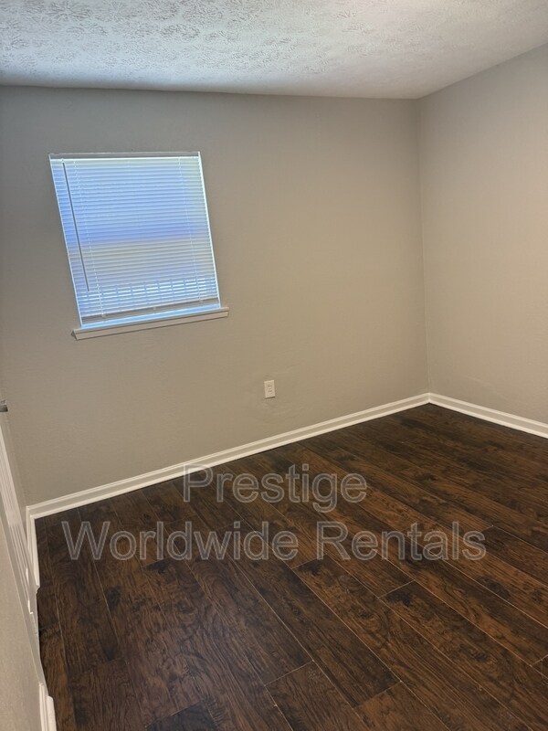 Building Photo - 3120 Urban Ave