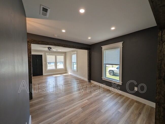 Building Photo - 2992 Smith St