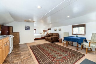 Building Photo - 6820 S Maxfield Dr